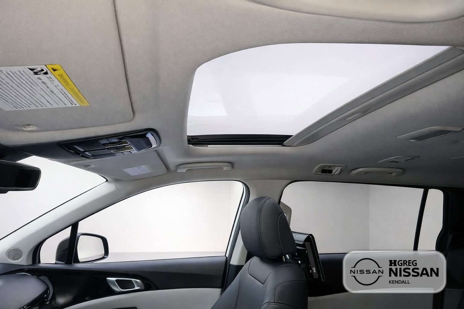 Used 2022 Kia Carnival SX Prestige image 9