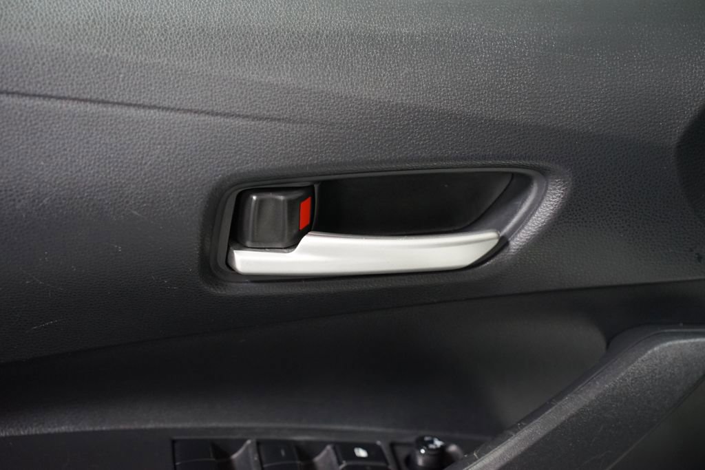 Used 2020 Toyota Corolla LE image 28