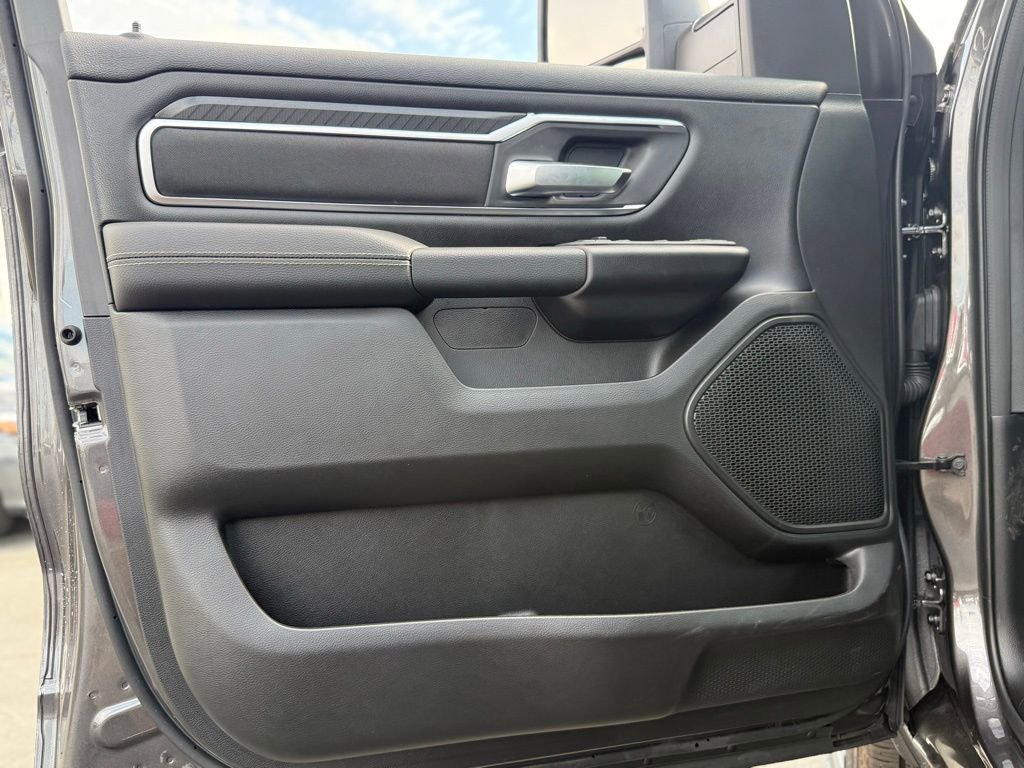 New 2026 RAM 1500 4x4 Crew Cab image 11