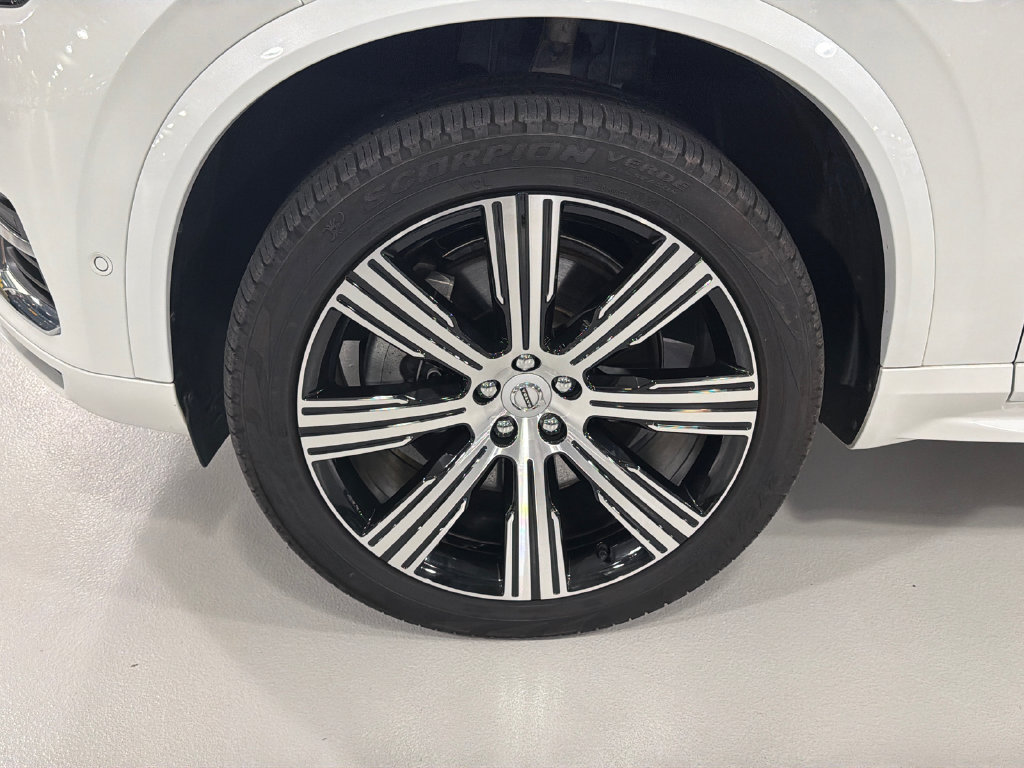 Certified 2025 Volvo XC90 T8 Plus w/ Protection Package Premier AWD/4WD image 8