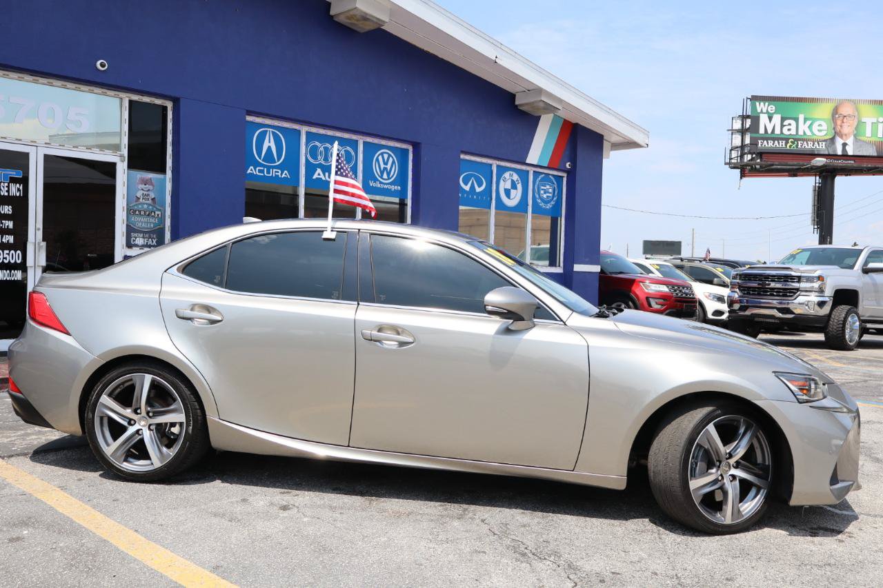 Used 2018 Lexus IS 300 w/ Premium Package RWD image 4