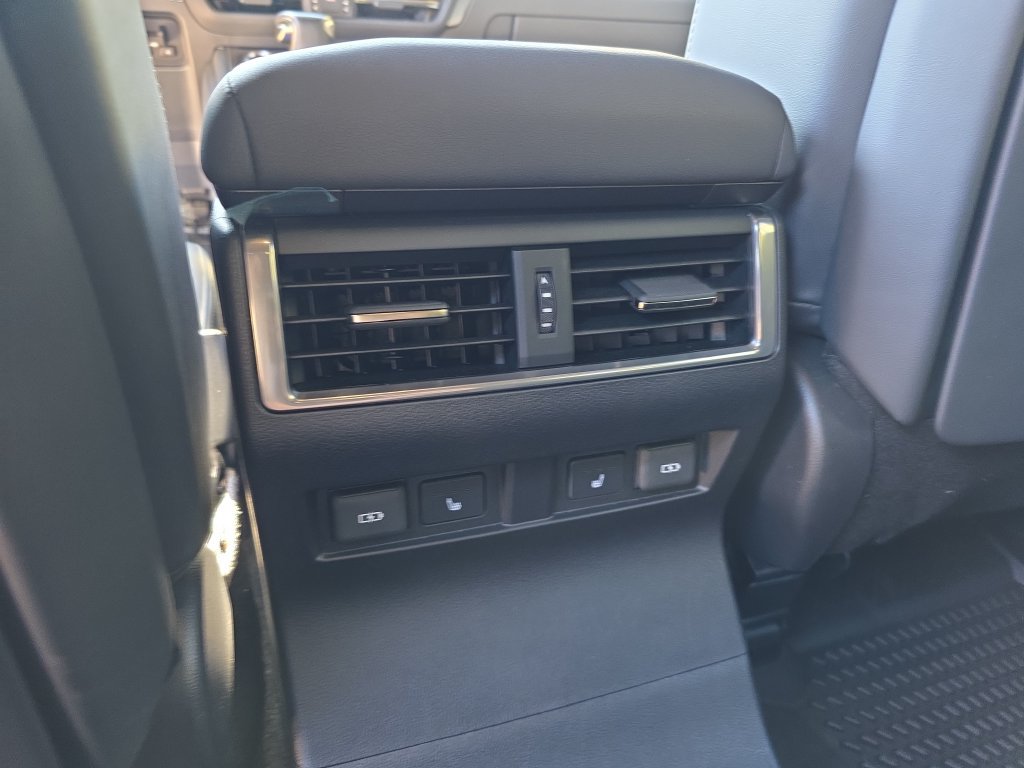 Used 2024 Lexus GX 550 AWD/4WD image 39
