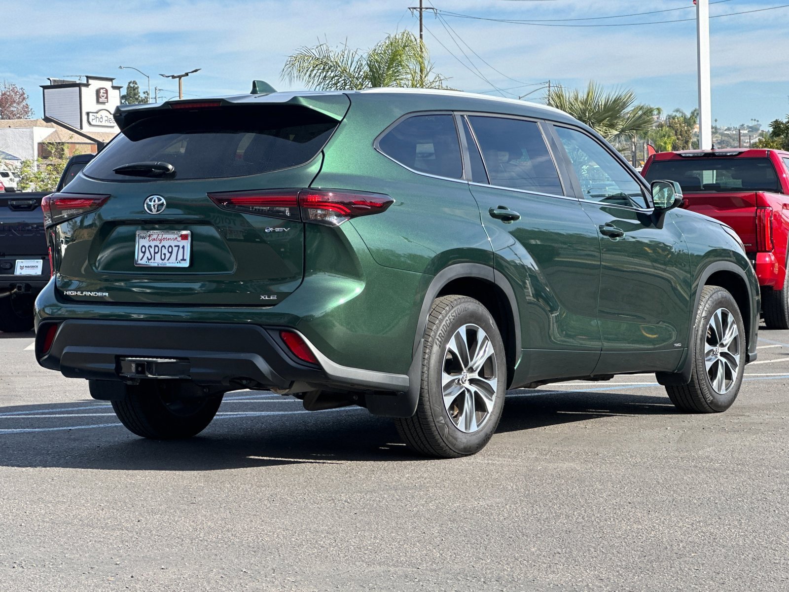 Used 2025 Toyota Highlander XLE image 5