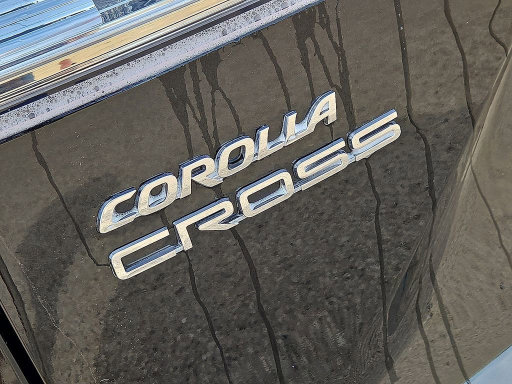 Used 2023 Toyota Corolla Cross LE image 12