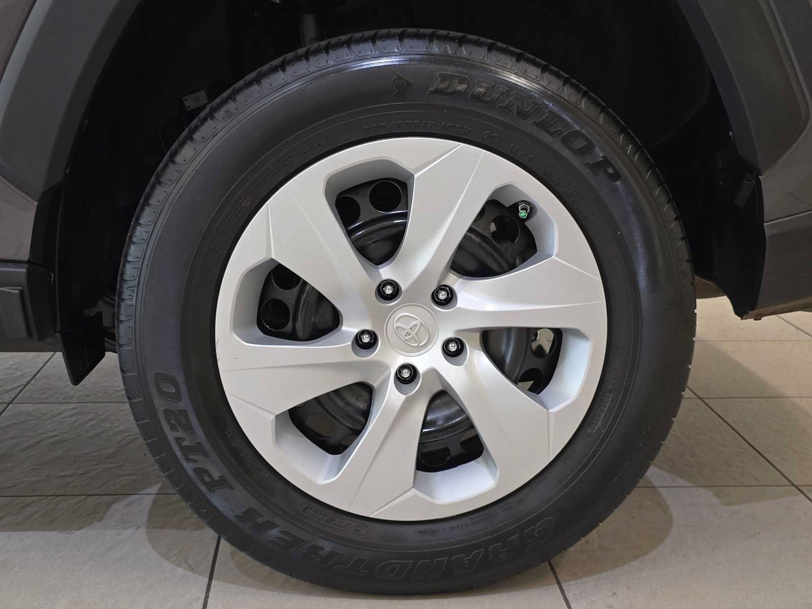 Used 2023 Toyota RAV4 LE AWD/4WD image 8
