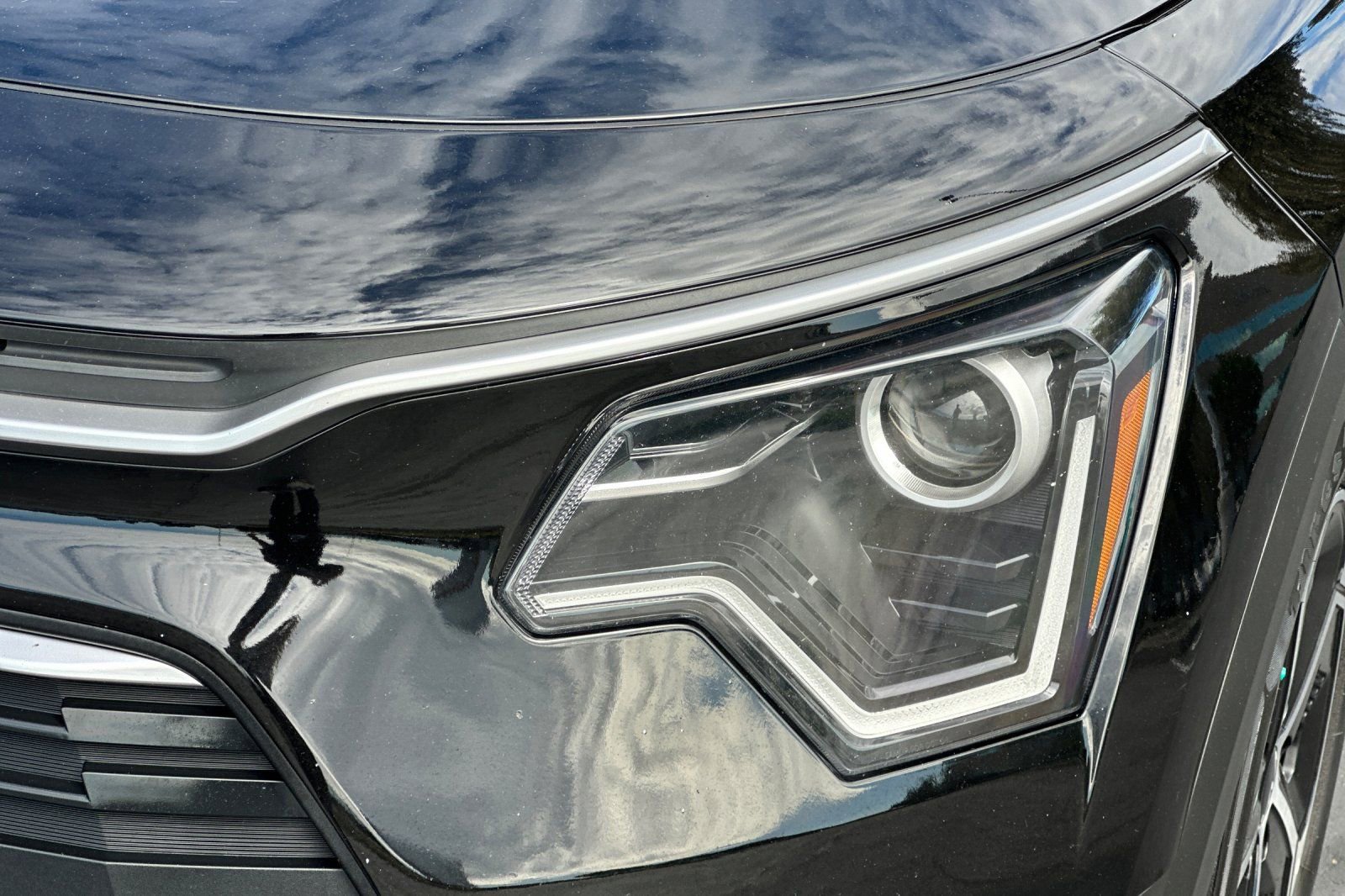 Used 2023 Kia Niro EX image 52