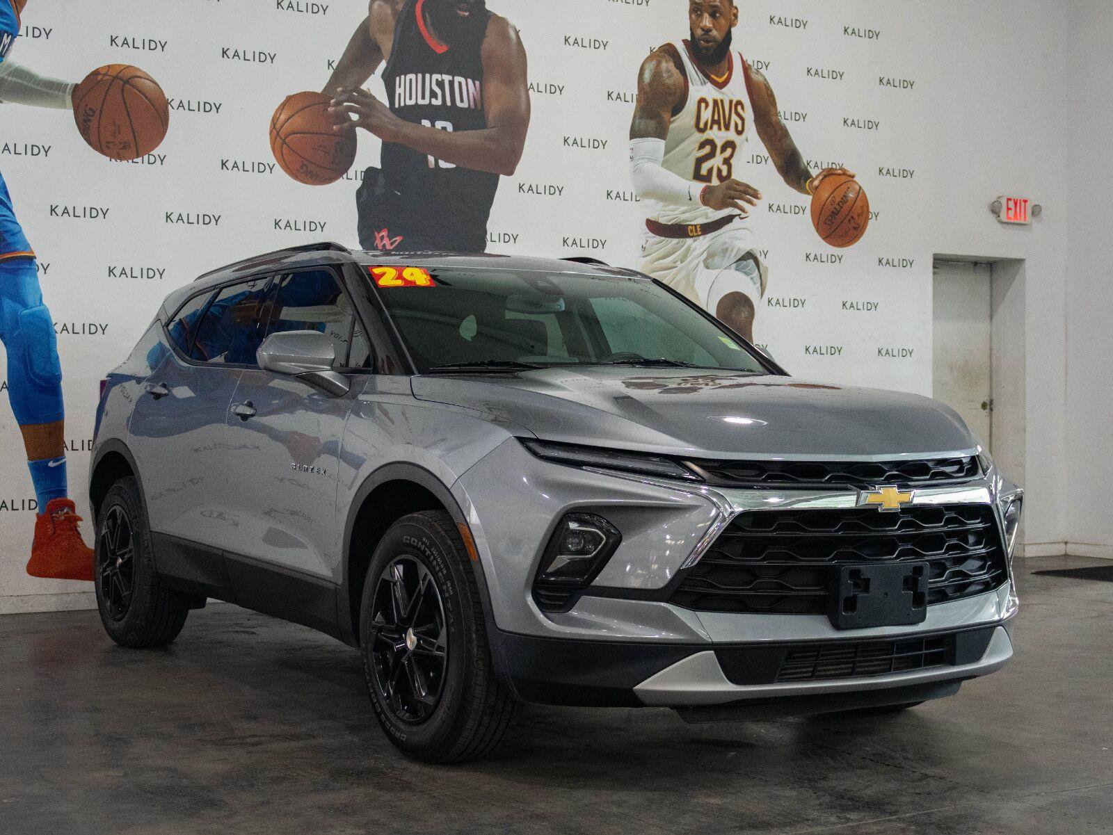 Used 2024 Chevrolet Blazer LT w/ Convenience Package FWD image 18