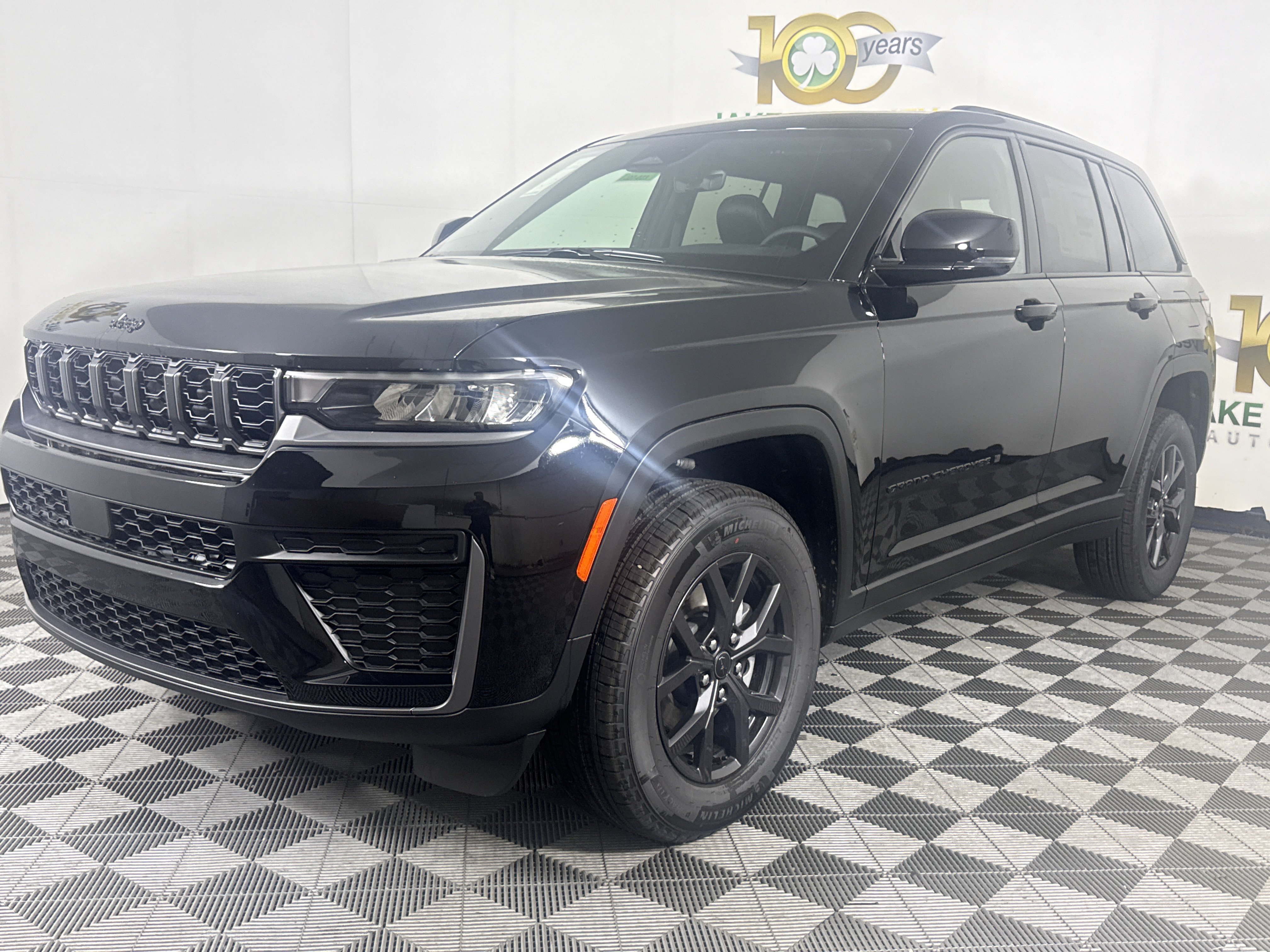New 2027 Jeep Grand Cherokee 4WD image 4