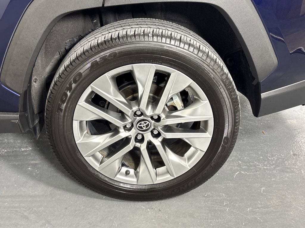 Certified 2025 Toyota RAV4 Limited w/ Advanced Technology Package image 33