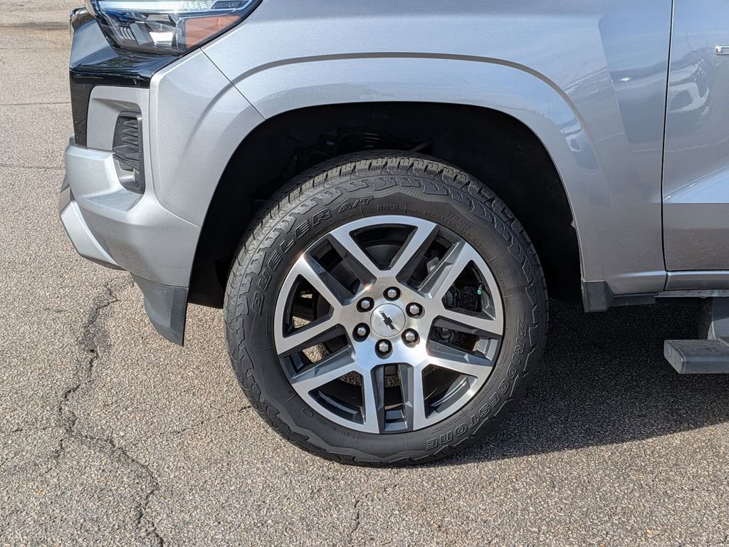 Used 2023 Chevrolet Colorado Z71 w/ Z71 Convenience Package 2 image 9