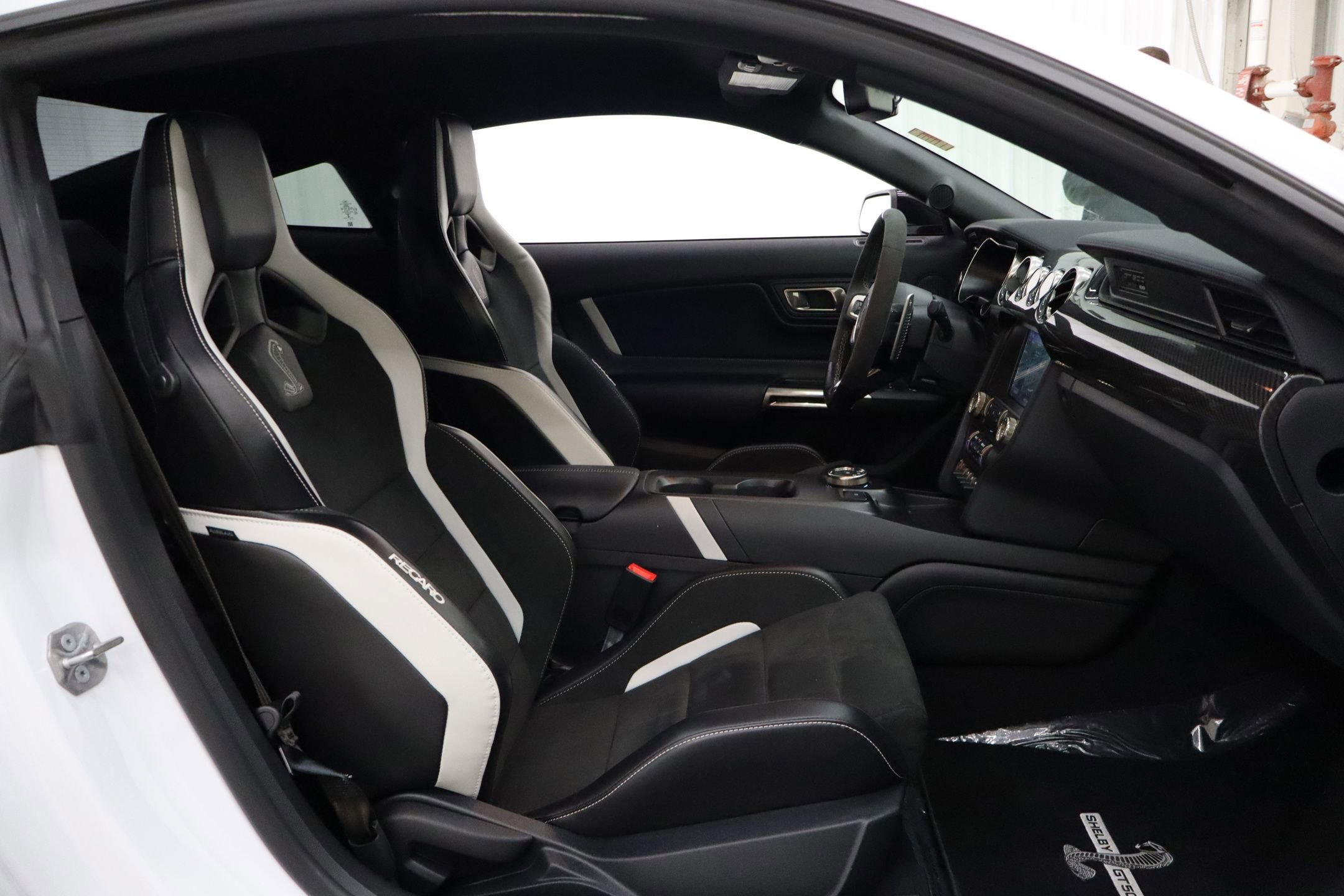 Used 2021 Ford Mustang Shelby GT500 w/ Technology Package image 27