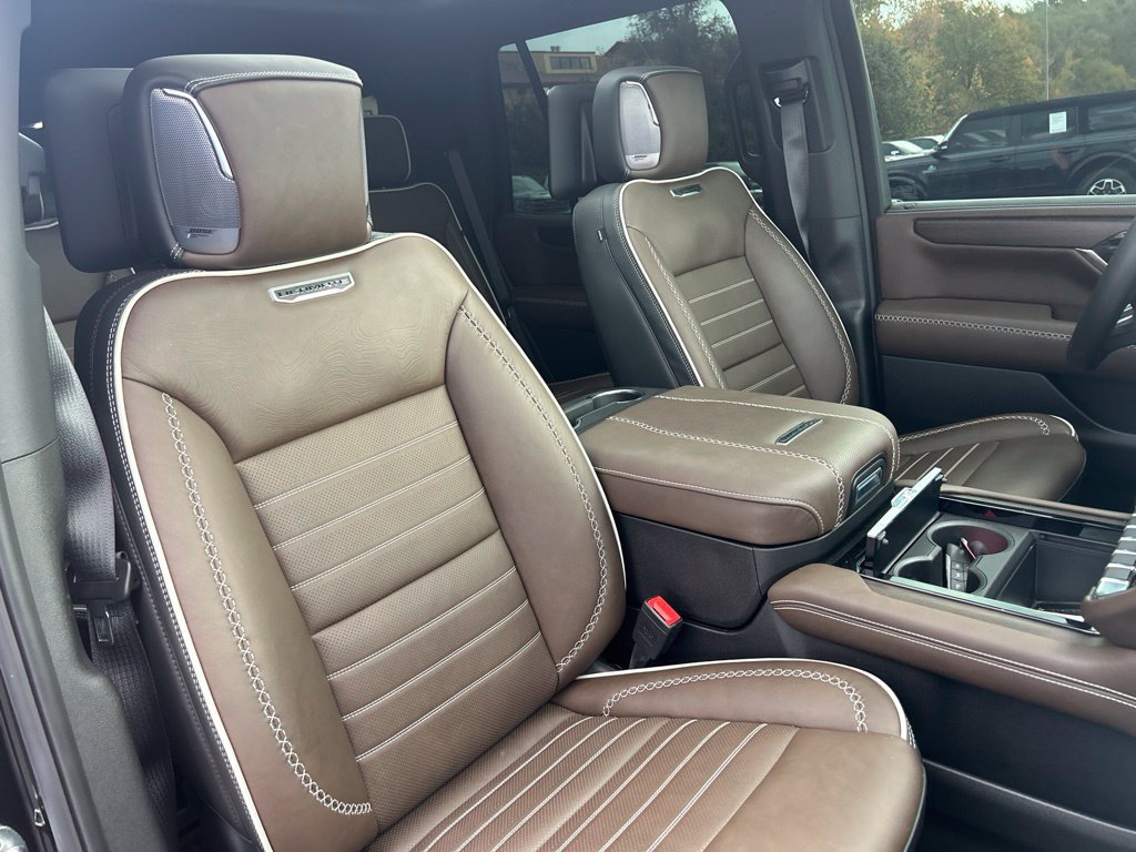 Used 2026 GMC Yukon Denali Ultimate AWD/4WD image 41
