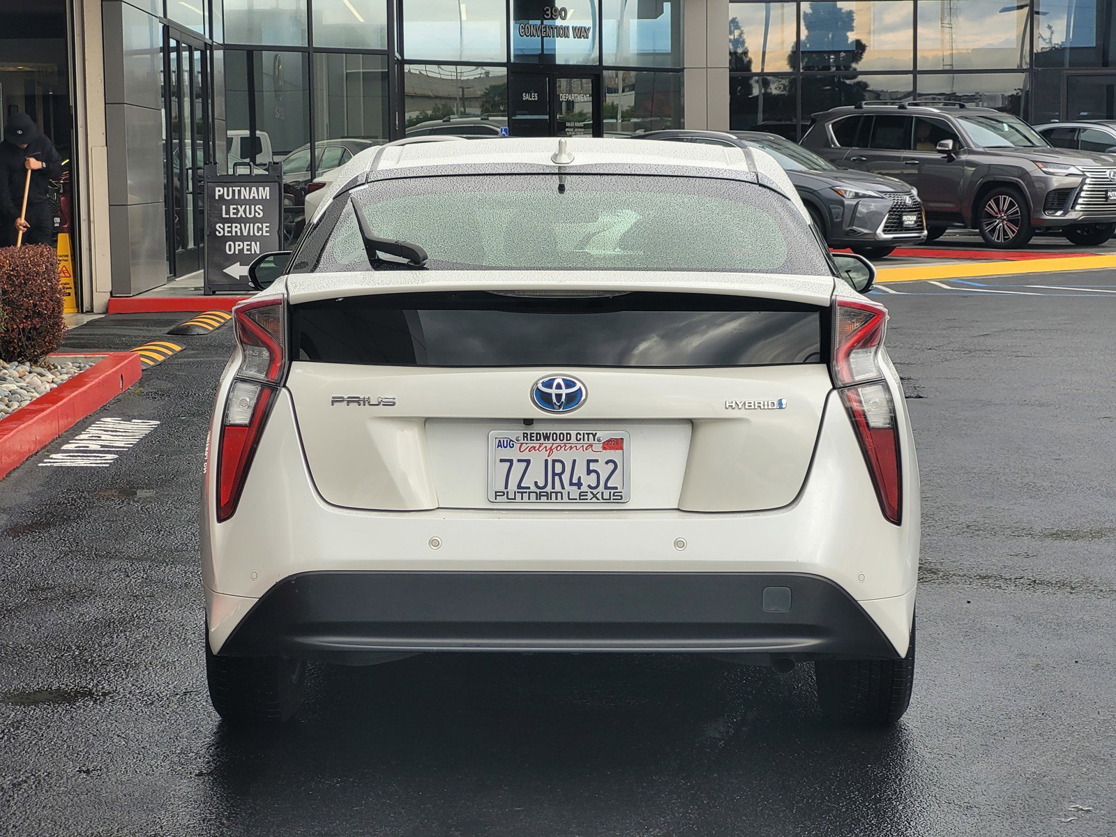 Used 2017 Toyota Prius Two image 5