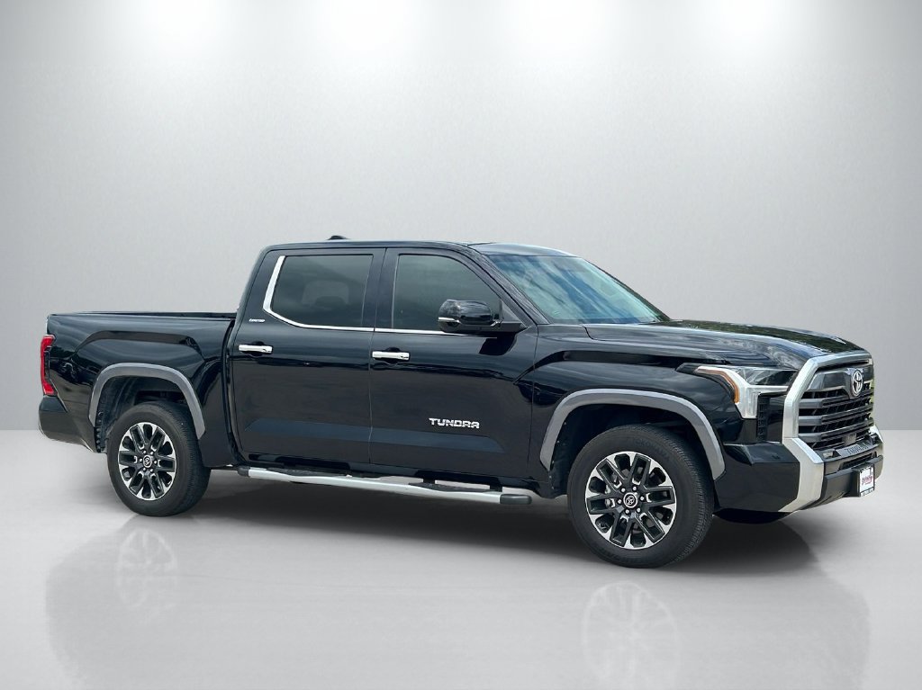 Used 2023 Toyota Tundra Limited w/ Power Package AWD/4WD image 4