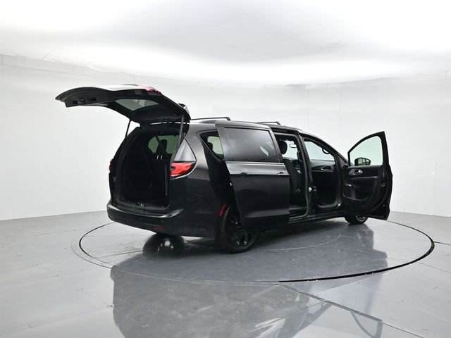 Used 2021 Chrysler Pacifica Touring w/ S Appearance Package FWD image 50