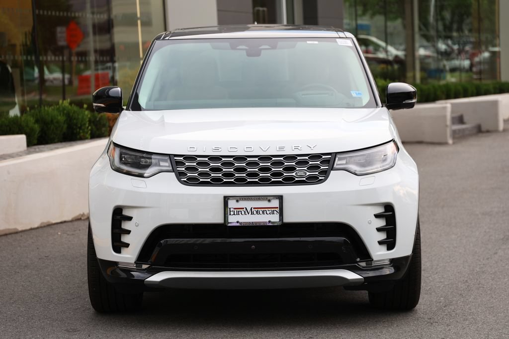 Used 2025 Land Rover Discovery Metropolitan Edition AWD/4WD image 5