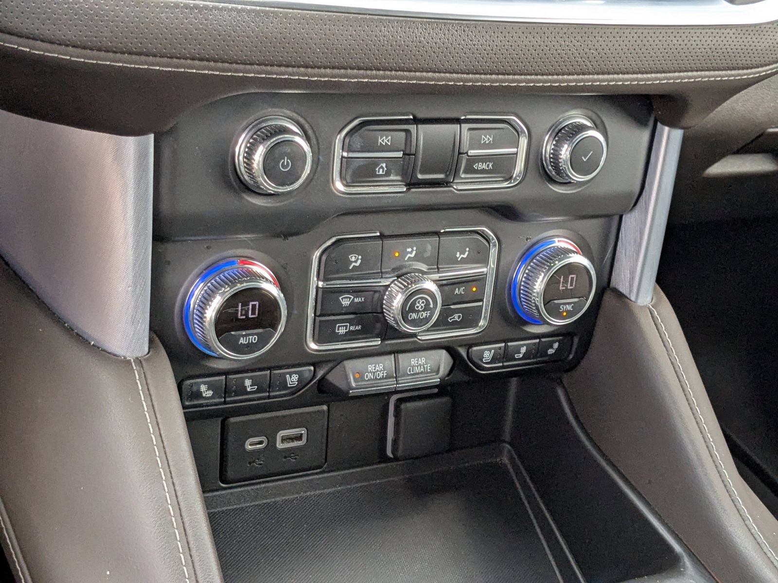 Used 2021 GMC Yukon XL SLT w/ Rear Media and Nav Package RWD image 15