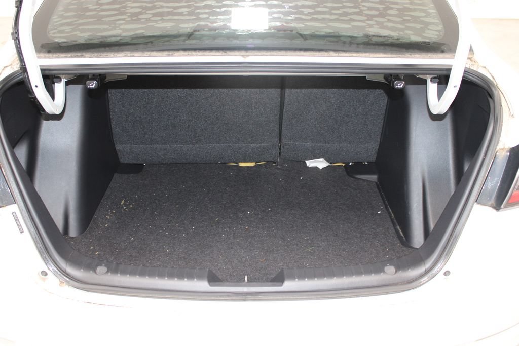 Used 2019 Toyota Yaris LE FWD image 13
