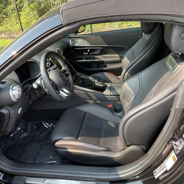 Used 2022 Mercedes-Benz SL 63 AMG 4MATIC w/ Driver Assistance Package image 19