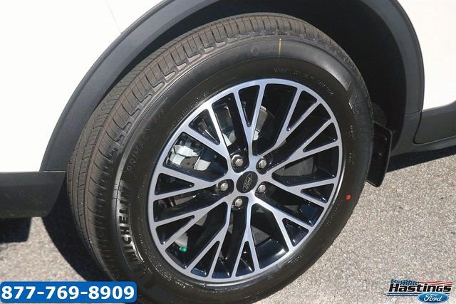 New 2025 Ford Escape SE w/ PHEV Premium Package FWD image 7