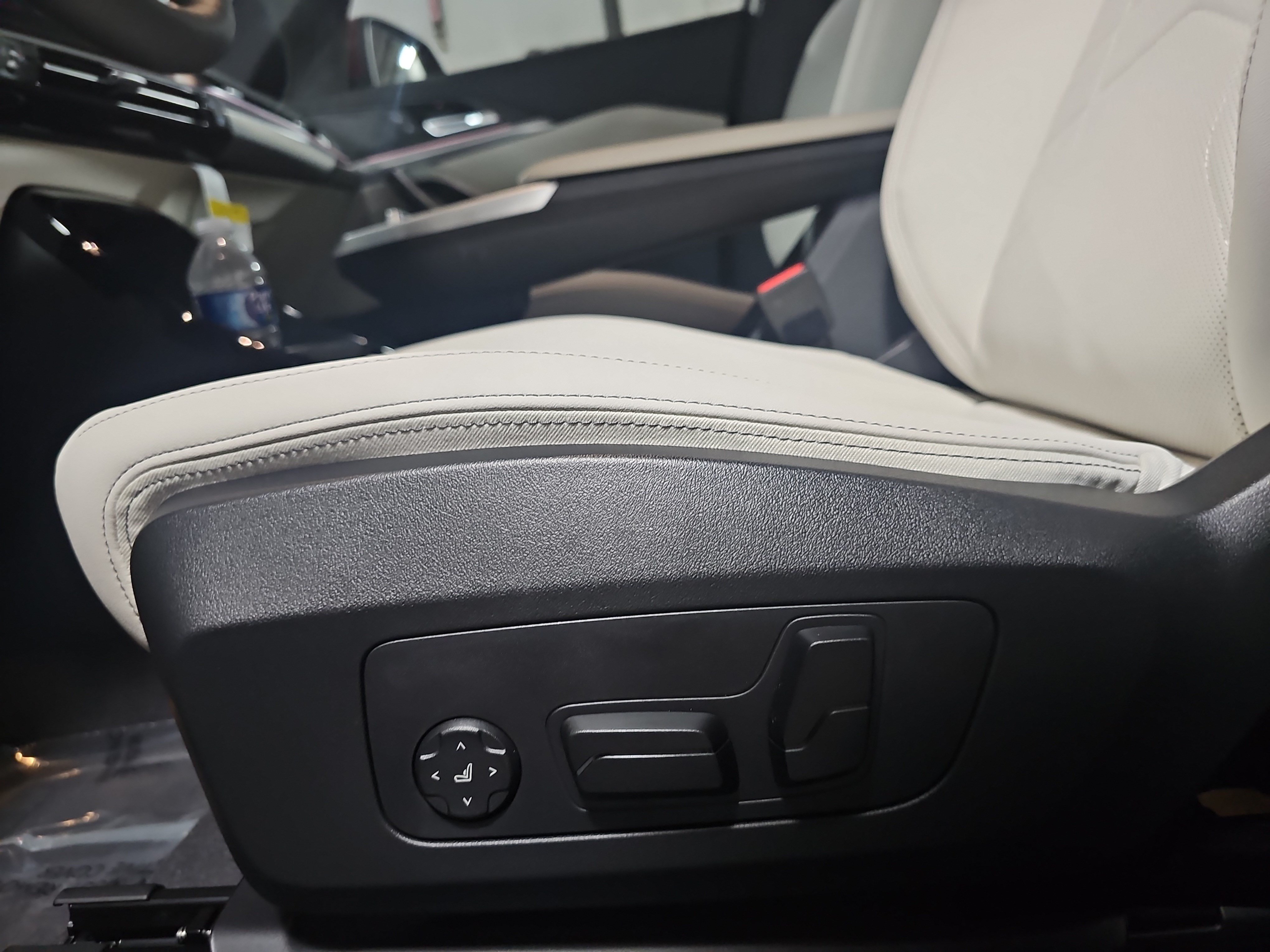 New 2027 BMW X1 xDrive28i AWD/4WD image 30