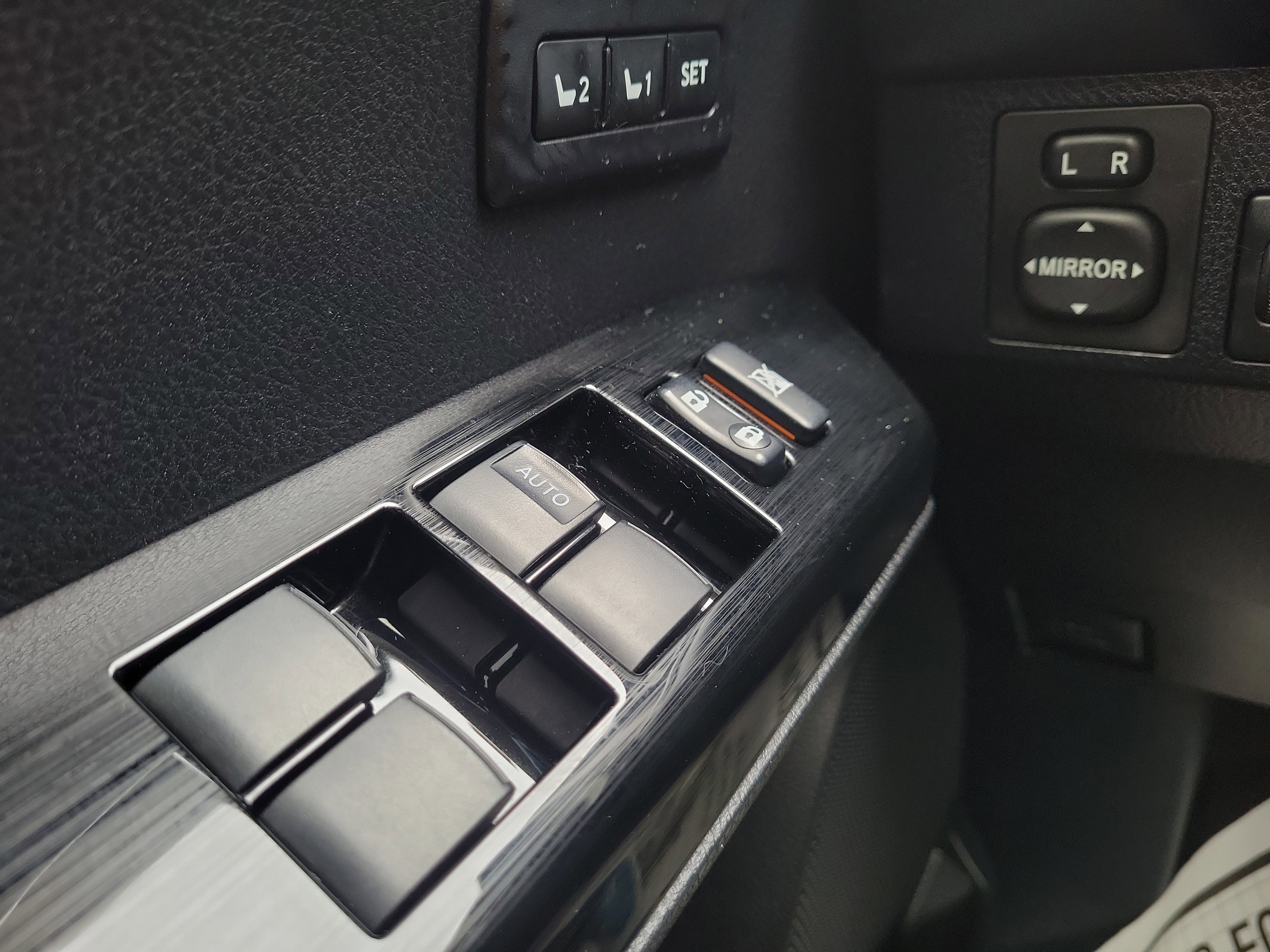 Used 2018 Toyota RAV4 Limited image 20