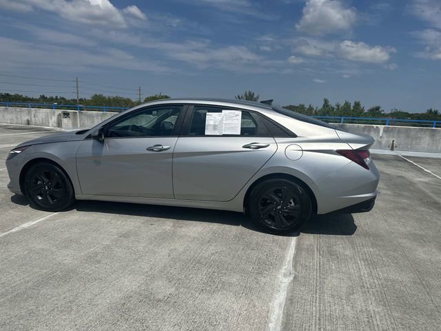 Used 2023 Hyundai Elantra SEL image 15