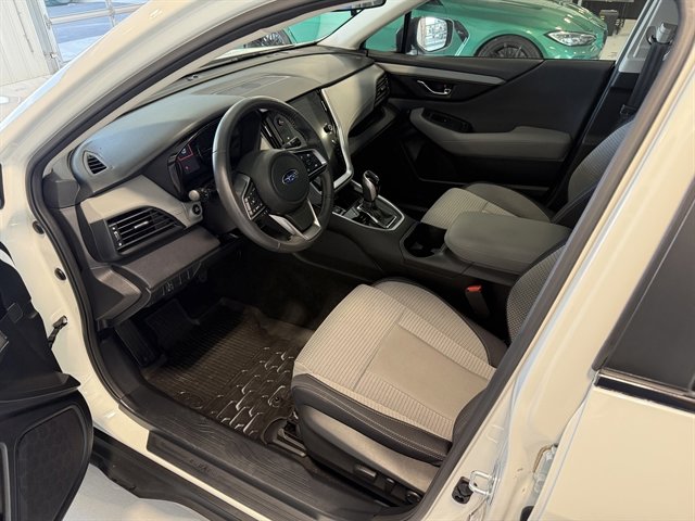 Used 2024 Subaru Outback Premium image 9