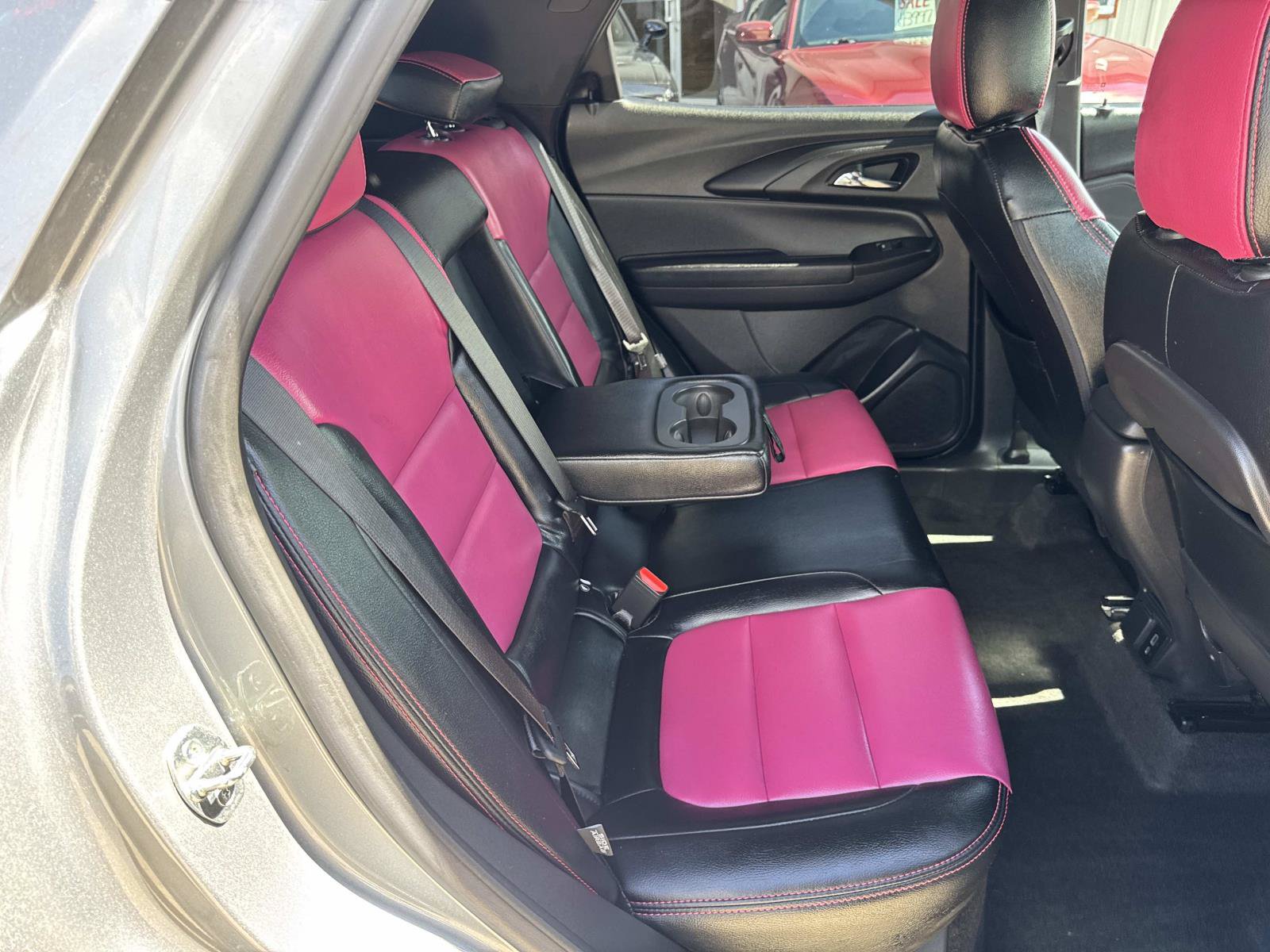 Used 2023 Chevrolet TrailBlazer RS w/ Sun and Liftgate Package FWD image 9