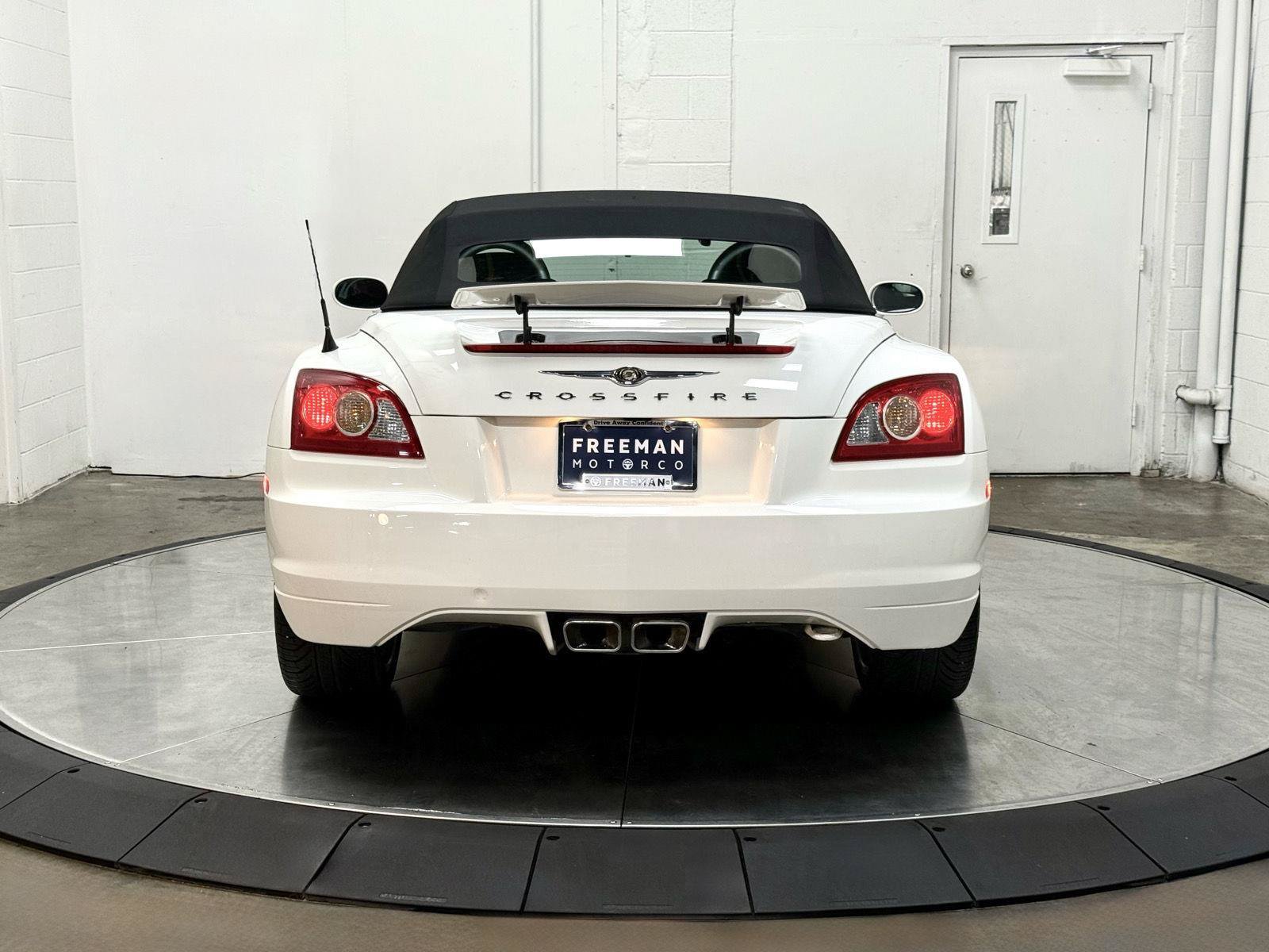 Used 2005 Chrysler Crossfire Limited RWD image 7