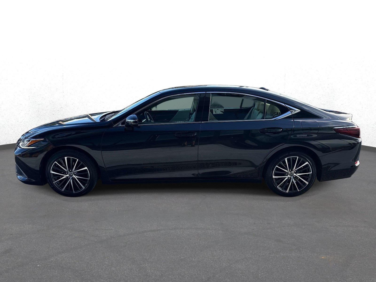 Used 2024 Lexus ES 350 w/ Premium Package FWD image 6