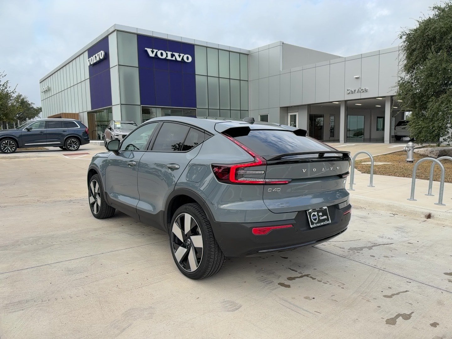 Certified 2023 Volvo C40 P8 Recharge Plus w/ Climate Package AWD/4WD image 4