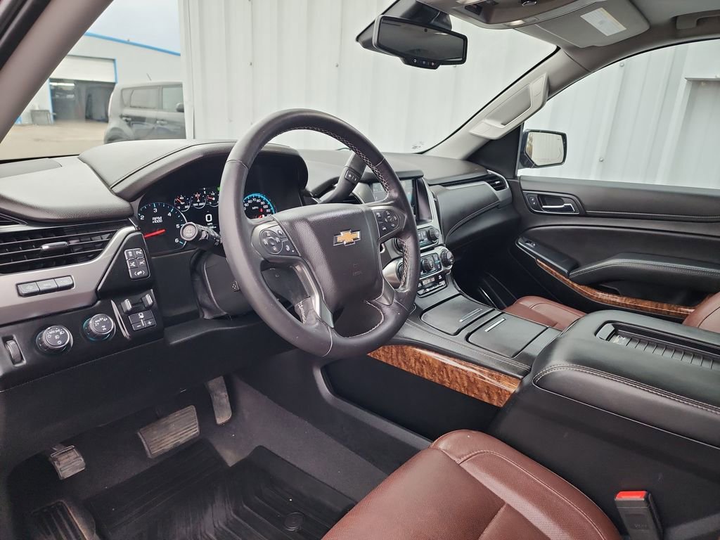 Used 2020 Chevrolet Suburban Premier w/ Premier Plus Edition image 15