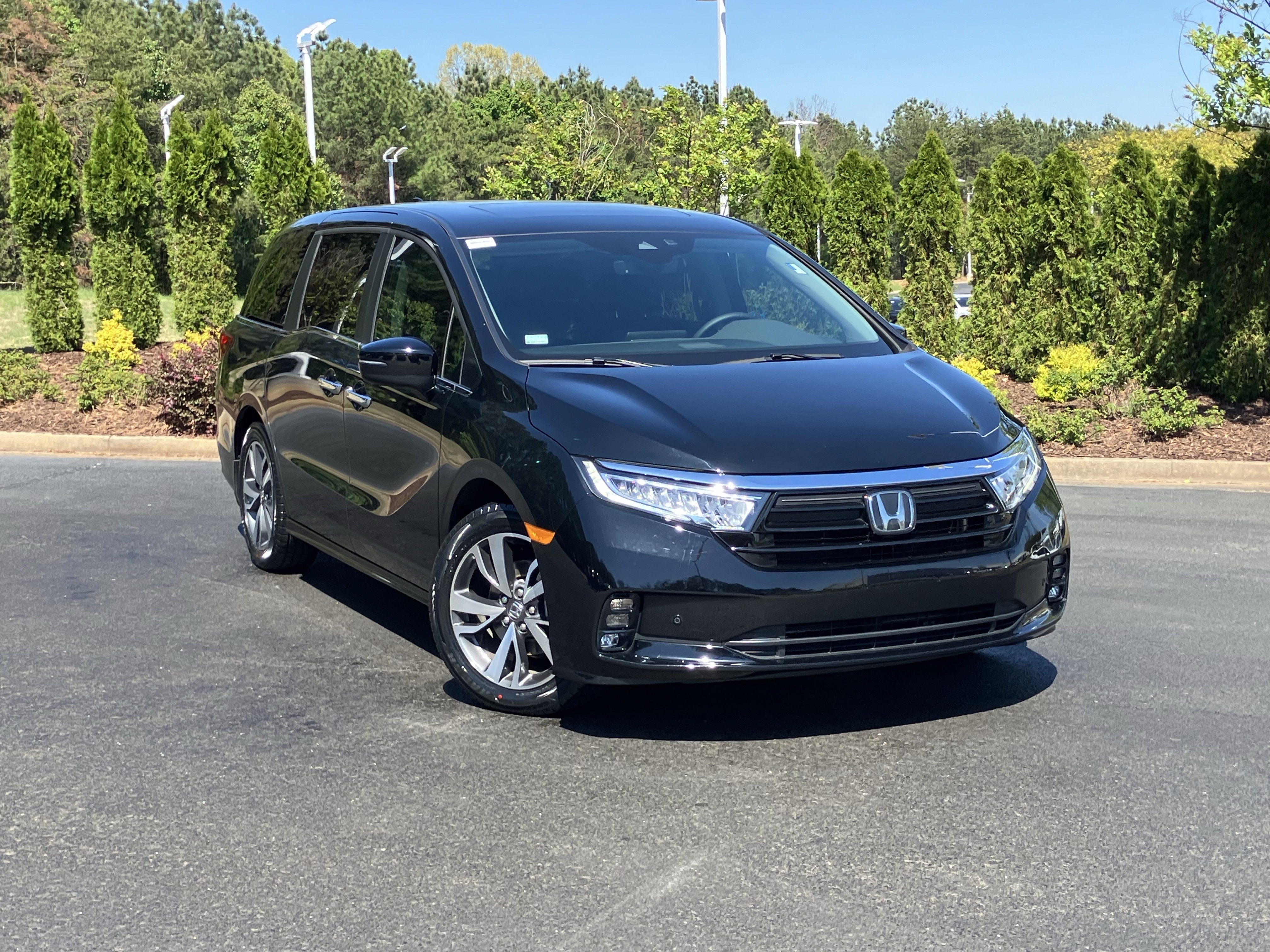 Used 2024 Honda Odyssey Touring image 2