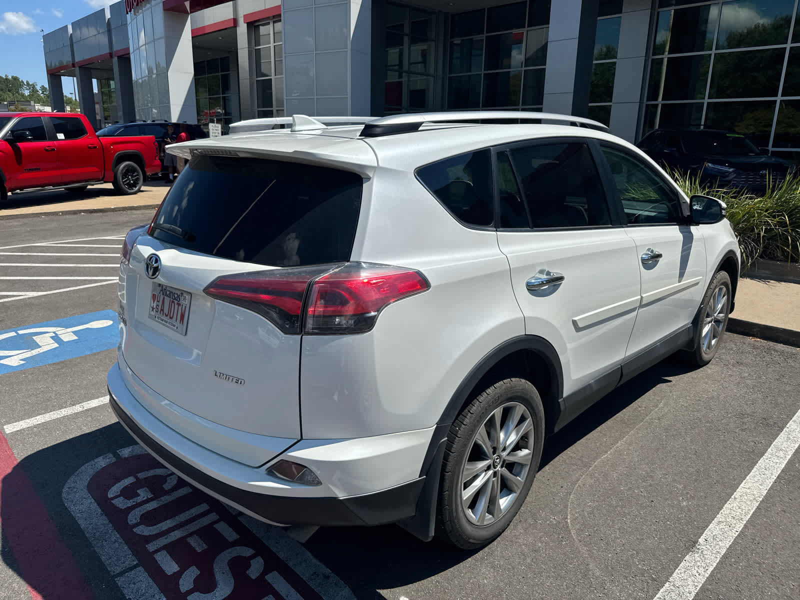 Used 2017 Toyota RAV4 Limited FWD image 4