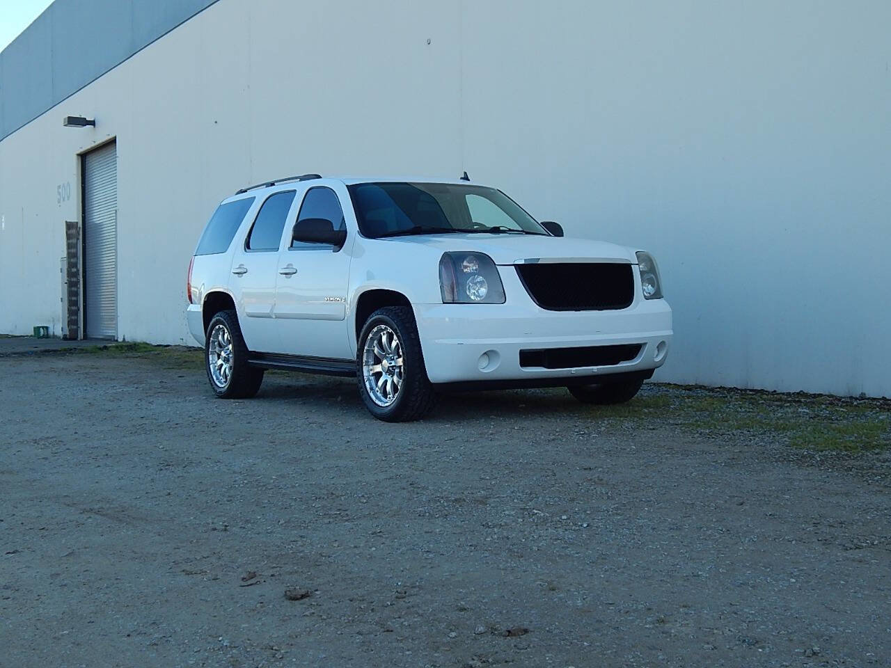 Used 2008 GMC Yukon SLE w/ Convenience Package image 1