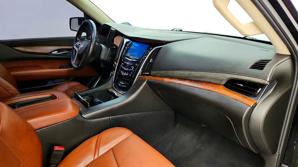 Used 2015 Cadillac Escalade Premium image 28