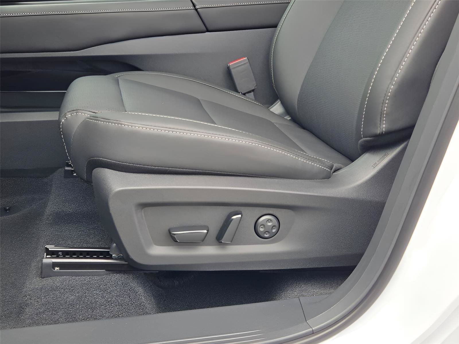 New 2026 Nissan Murano Platinum w/ Cargo Package AWD/4WD image 23