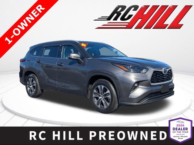 Used 2022 Toyota Highlander XLE image 1