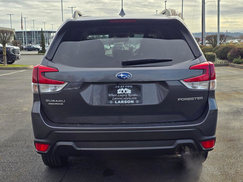 Used 2020 Subaru Forester Premium image 7