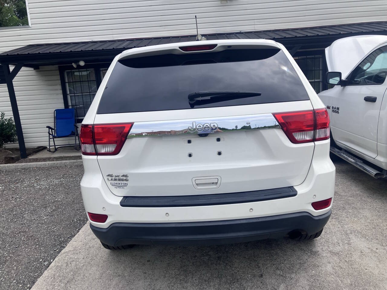 Used 2012 Jeep Grand Cherokee Laredo AWD/4WD image 5