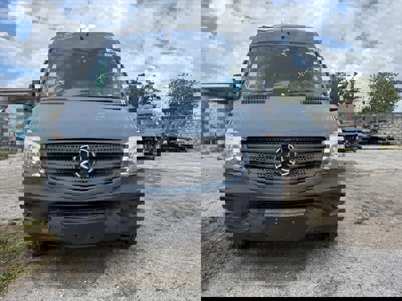Used 2018 Mercedes-Benz Sprinter 2500 image 2