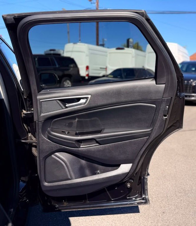 Used 2019 Ford Edge SEL w/ Equipment Group 201A AWD/4WD image 21