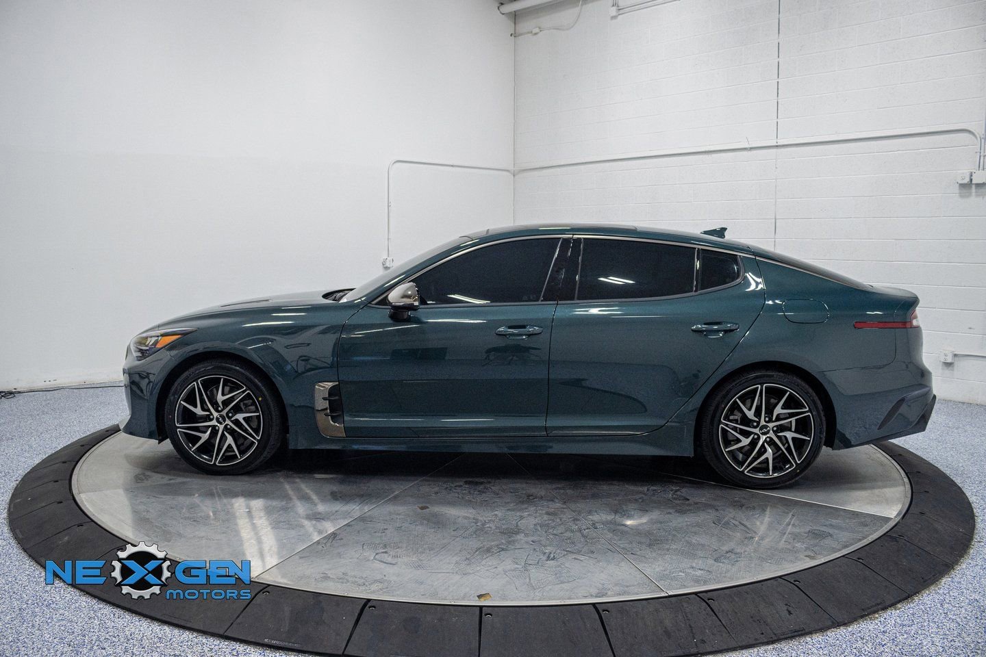 Used 2023 Kia Stinger GT-Line w/ Sun & Sound Package image 4