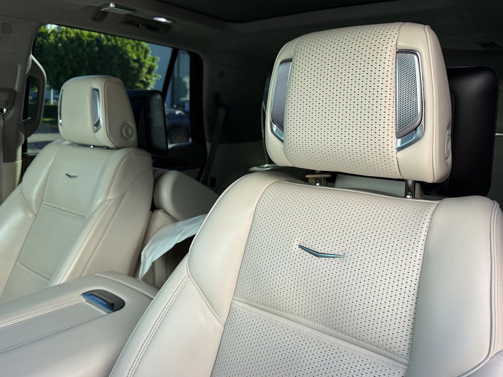Used 2021 Cadillac Escalade Sport Platinum AWD/4WD image 21