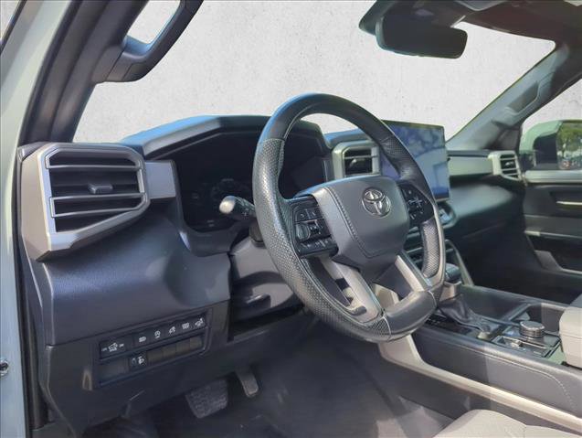 Used 2025 Toyota Tundra Limited AWD/4WD image 15