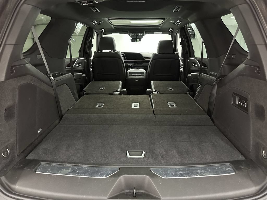 Used 2022 Cadillac Escalade Premium Luxury AWD/4WD image 34