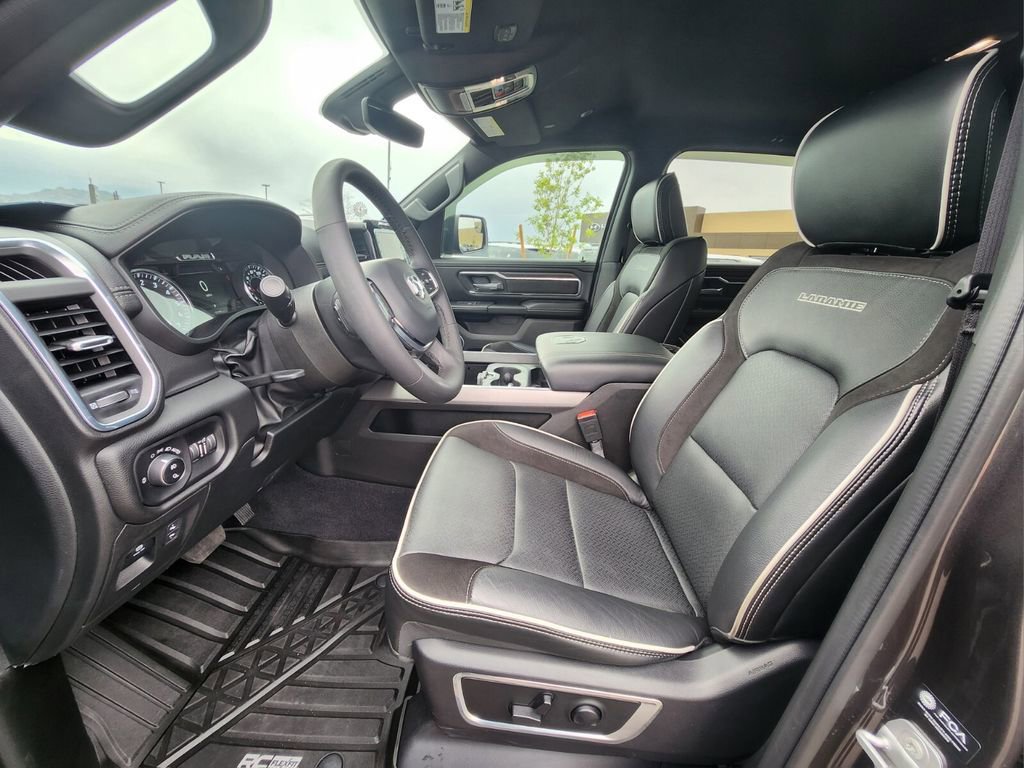 Used 2025 RAM 1500 Laramie w/ Sport Appearance Package AWD/4WD image 10
