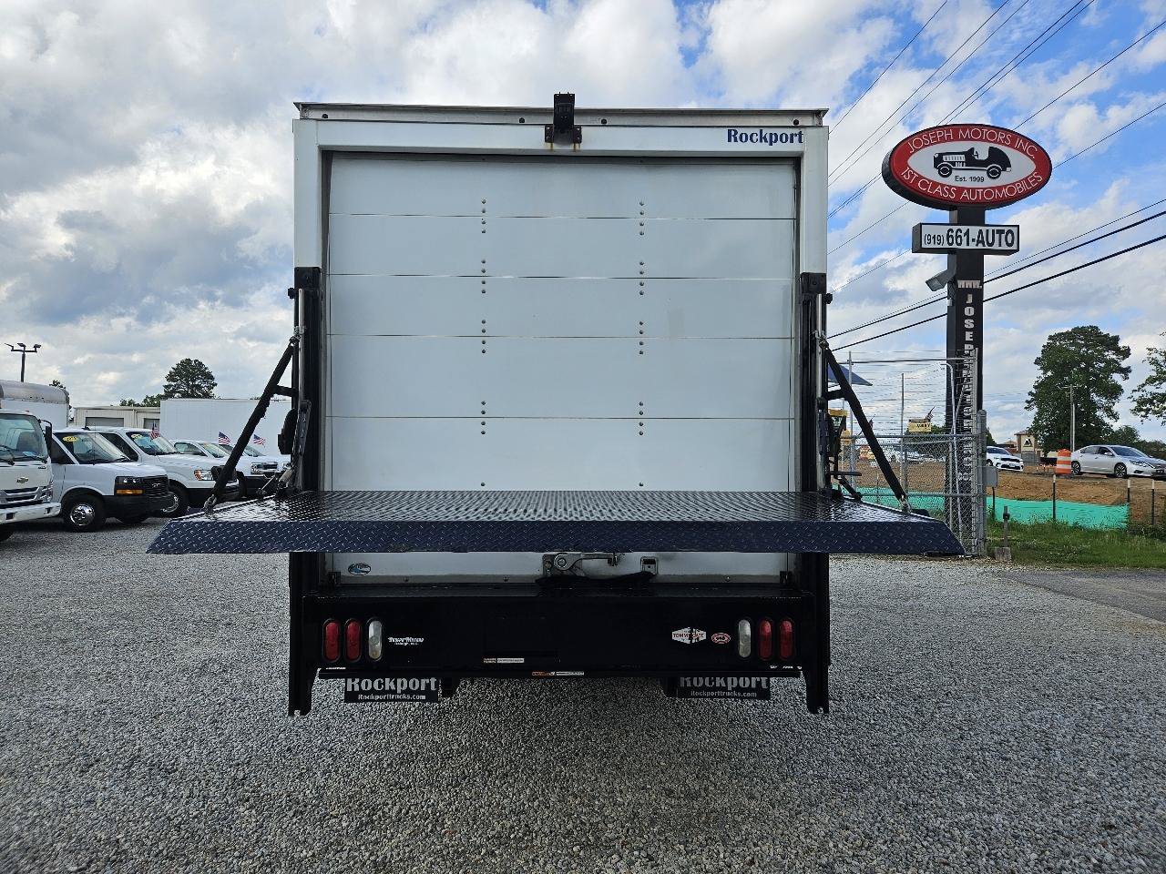 Used 2022 Ford E-450 and Econoline 450 Super Duty w/ Power Windows & Locks Group RWD image 13