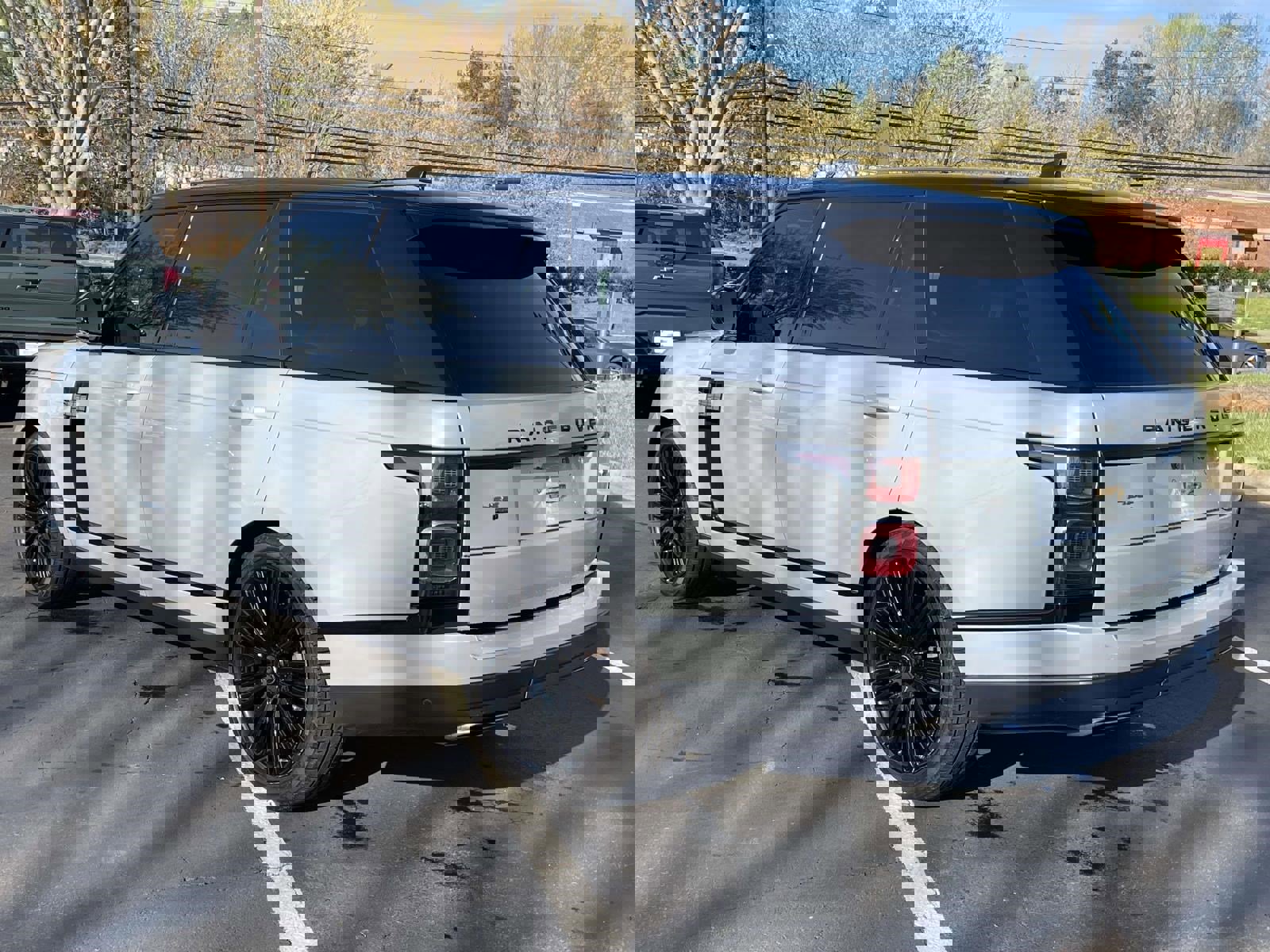 Used 2020 Land Rover Range Rover Long Wheelbase HSE image 7